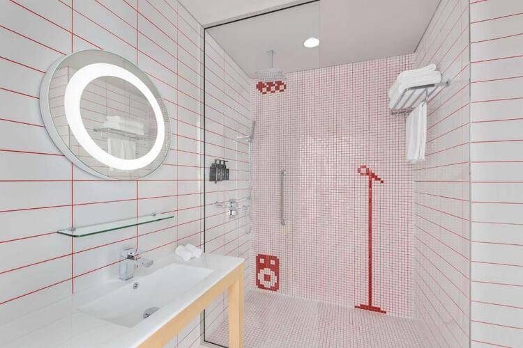 Radisson Red Dubai Silicon Oasis
