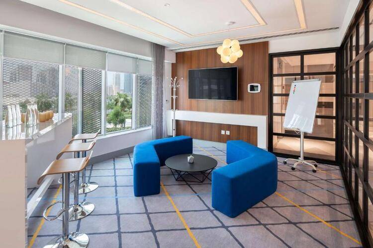 Radisson Red Dubai Silicon Oasis