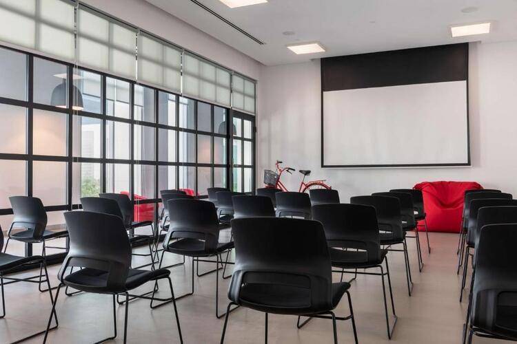 Radisson Red Dubai Silicon Oasis