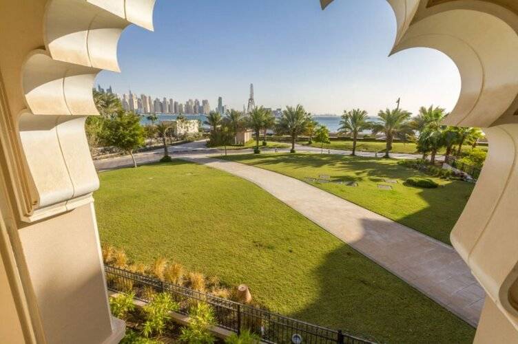 Maison Privee - Grandeur Residence