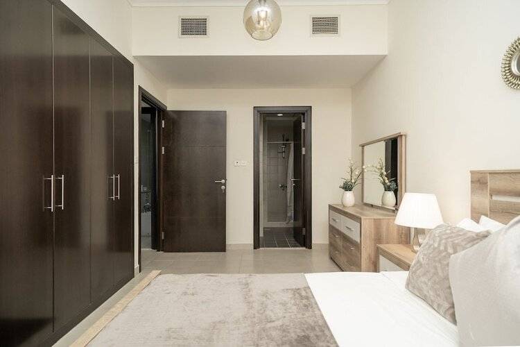 HiGuests - The Marina Torch