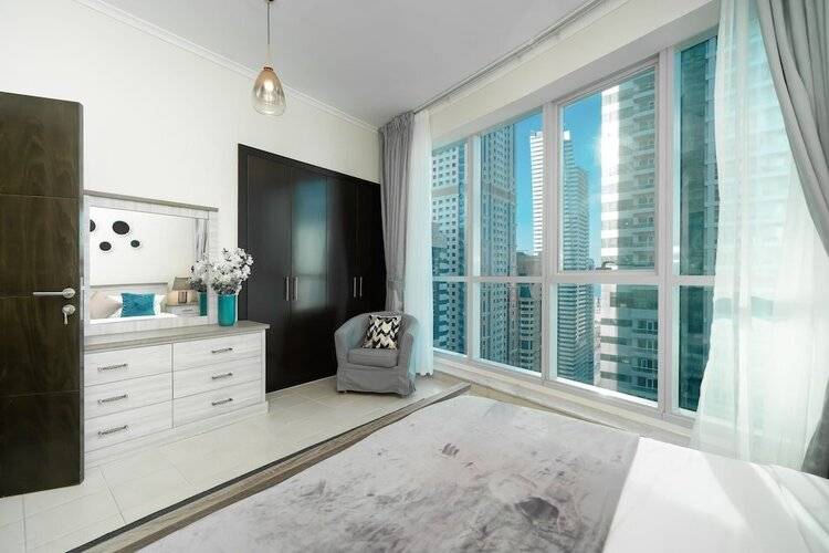 HiGuests - The Marina Torch