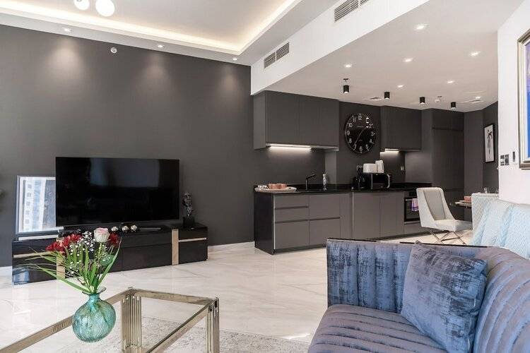 HiGuests - The Marina Torch