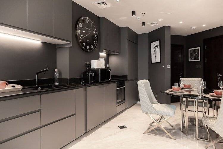 HiGuests - The Marina Torch