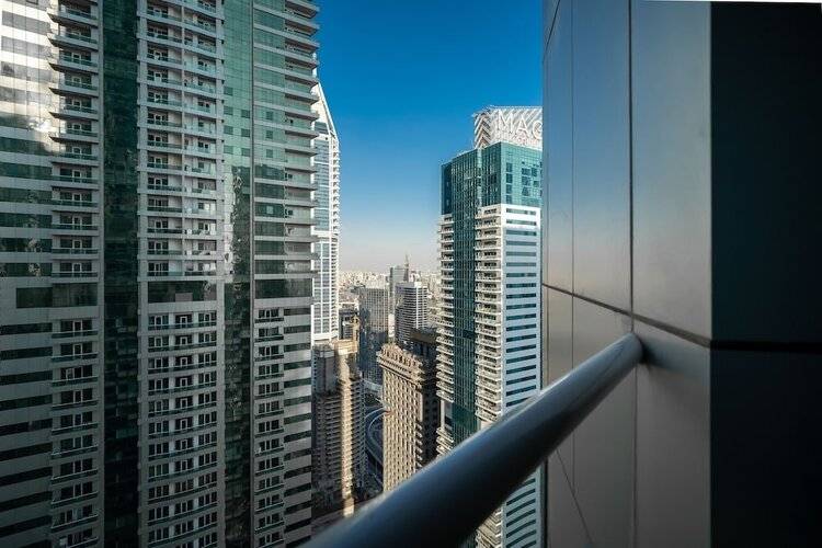 HiGuests - The Marina Torch