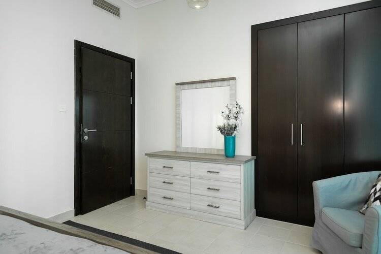 HiGuests - The Marina Torch