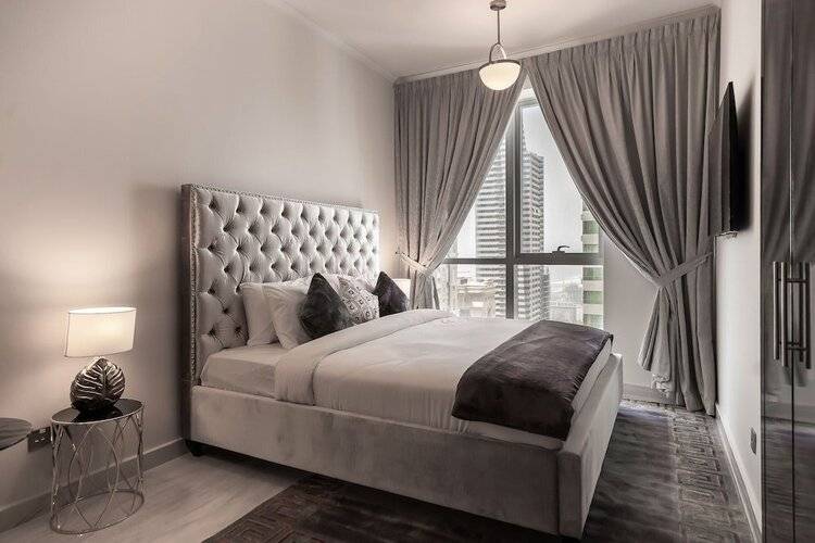 HiGuests - The Marina Torch