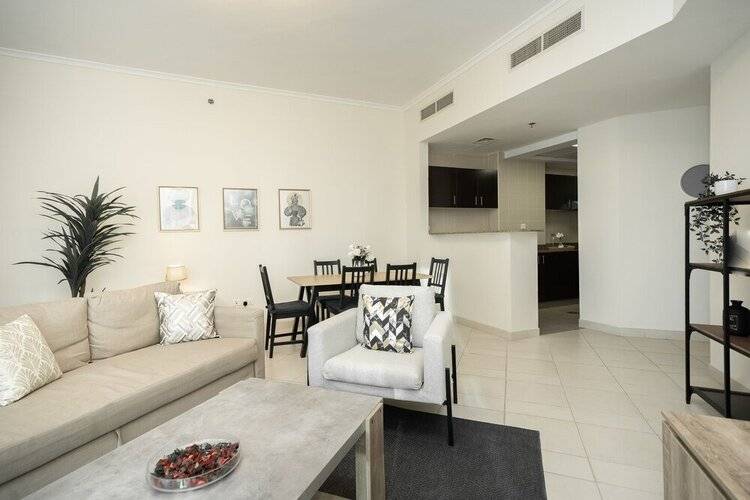 HiGuests - The Marina Torch