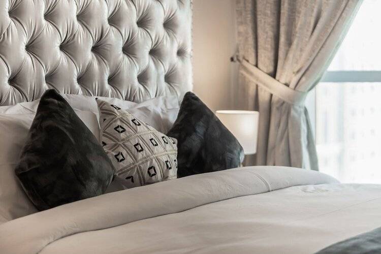 HiGuests - The Marina Torch