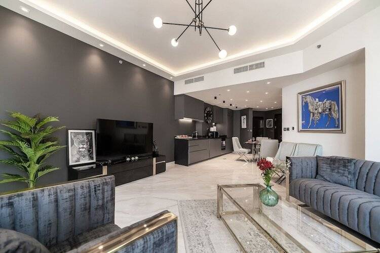 HiGuests - The Marina Torch