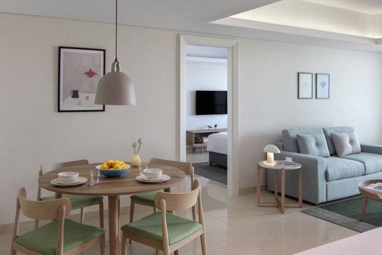 Staybridge Suites Dubai Internet City, An IHGHotel
