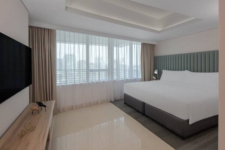 Staybridge Suites Dubai Internet City, An IHGHotel