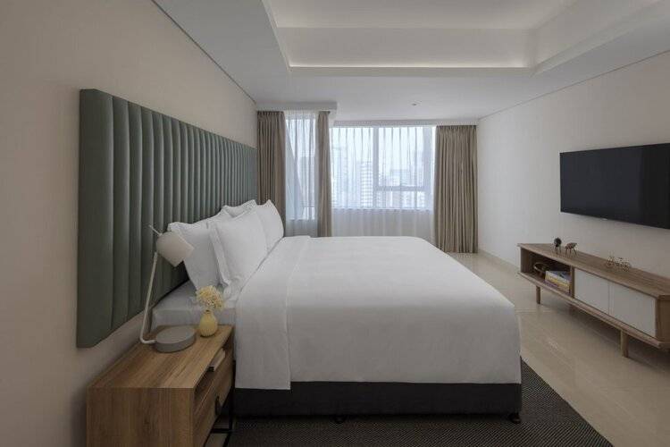 Staybridge Suites Dubai Internet City, An IHGHotel