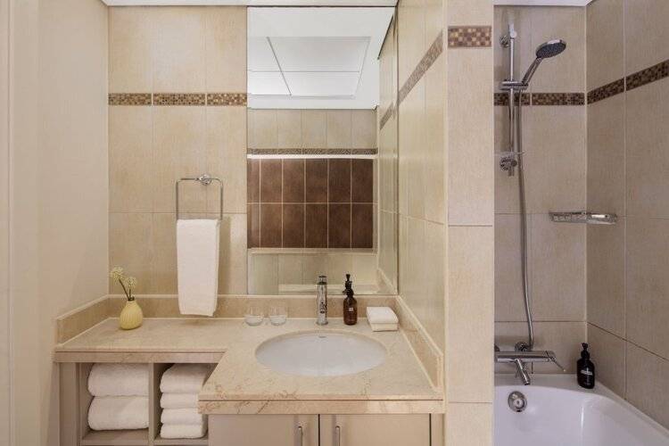 Staybridge Suites Dubai Internet City, An IHGHotel