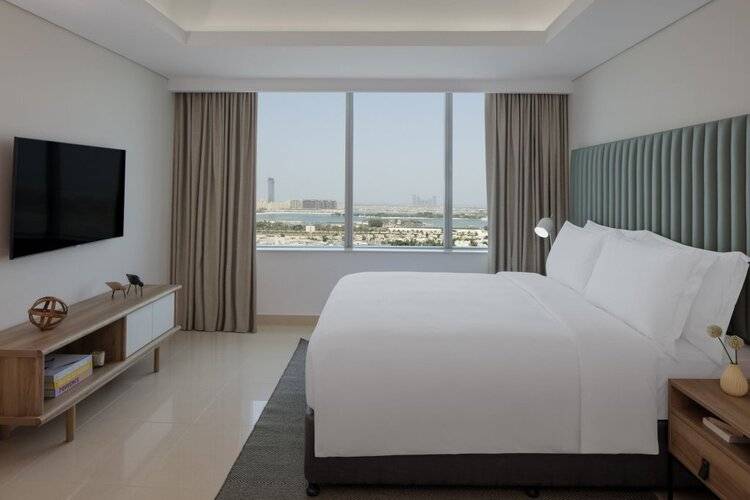 Staybridge Suites Dubai Internet City, An IHGHotel