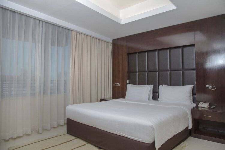 Staybridge Suites Dubai Internet City, An IHGHotel