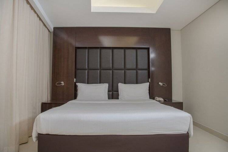 Staybridge Suites Dubai Internet City, An IHGHotel