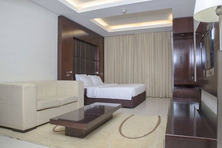 Staybridge Suites Dubai Internet City, An IHGHotel