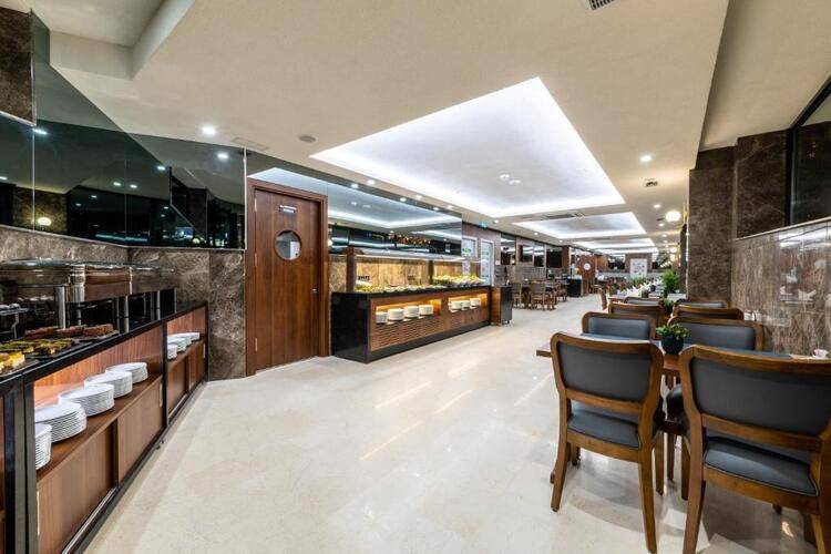 Aprilis Deluxe Hotel