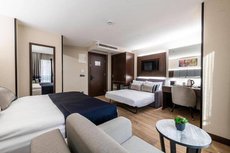 Aprilis Deluxe Hotel