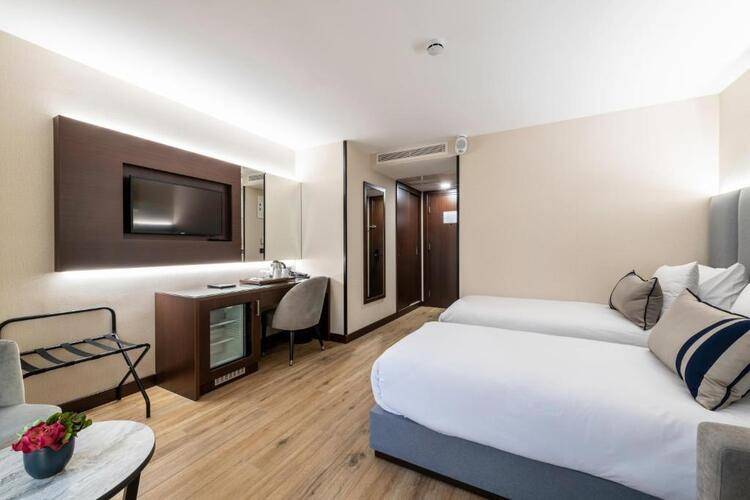 Aprilis Deluxe Hotel