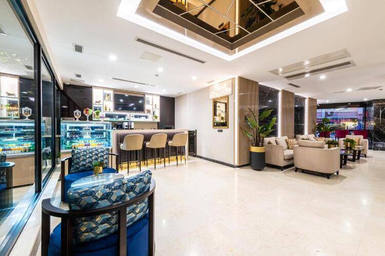 Aprilis Deluxe Hotel
