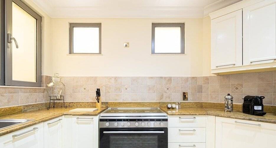 LUX Holiday Home - Frond E 1