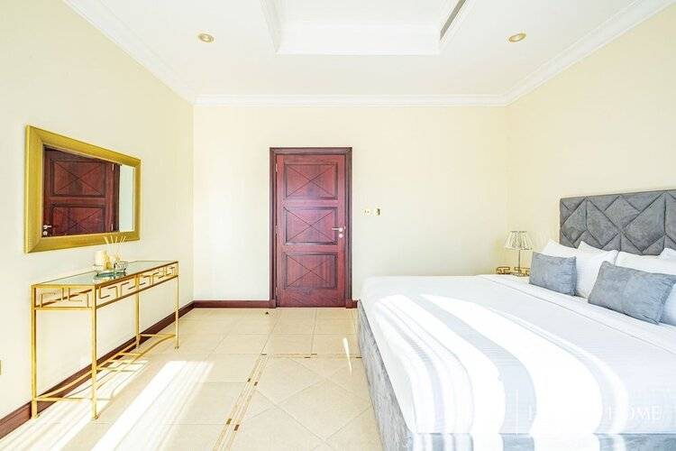 LUX Holiday Home - Frond E 1