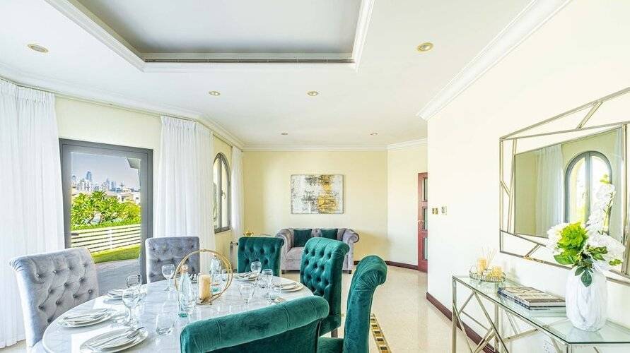 LUX Holiday Home - Frond E 1