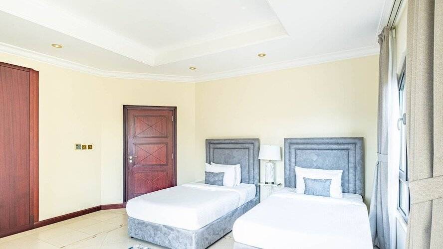 LUX Holiday Home - Frond E 1