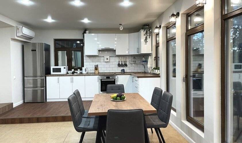 Домик на Альпийской апартаменты