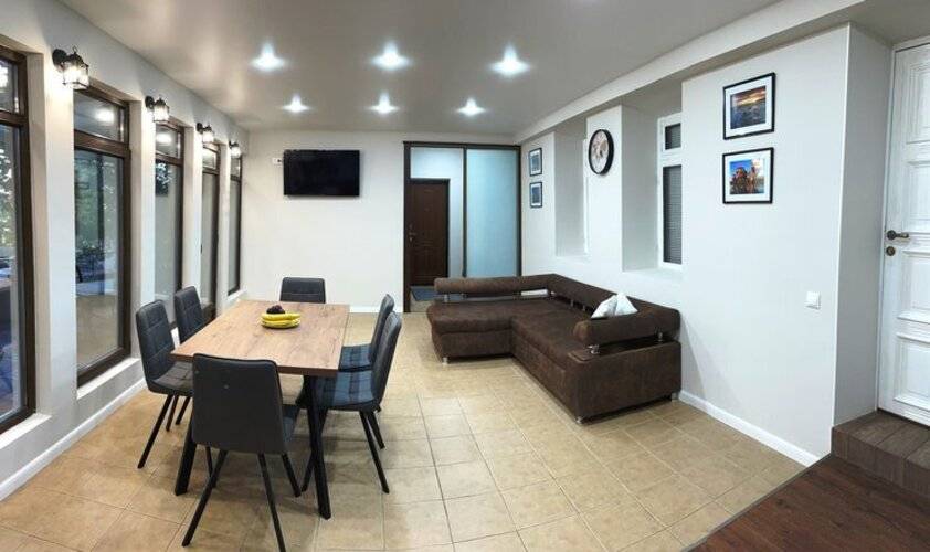 Домик на Альпийской апартаменты