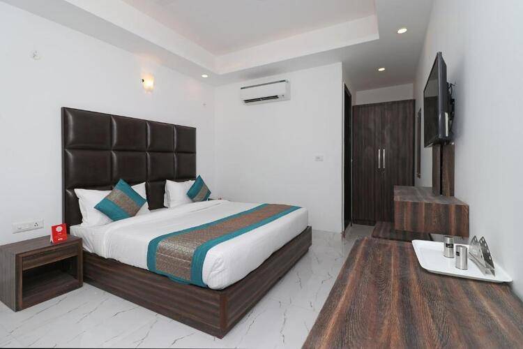 OYO 10274 Hotel Aamara