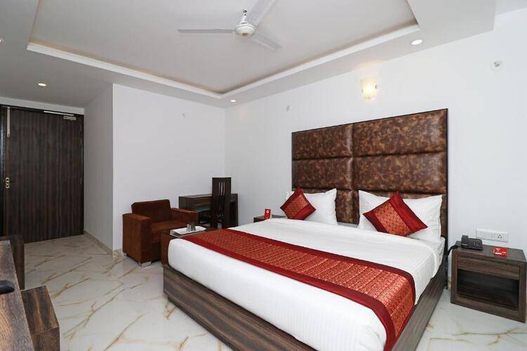 OYO 10274 Hotel Aamara