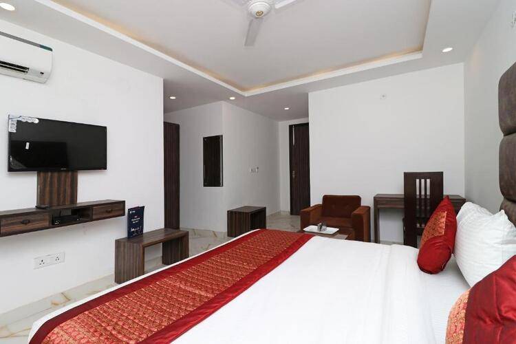 OYO 10274 Hotel Aamara