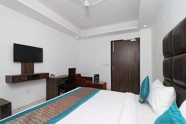 OYO 10274 Hotel Aamara