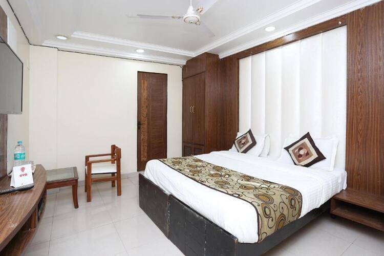 Oyo 13338 Hotel Atithi