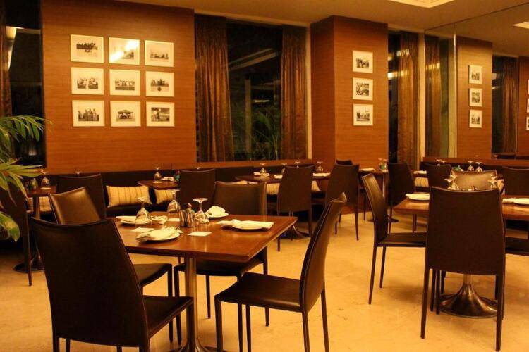 Udman Hotel Panchshila Park