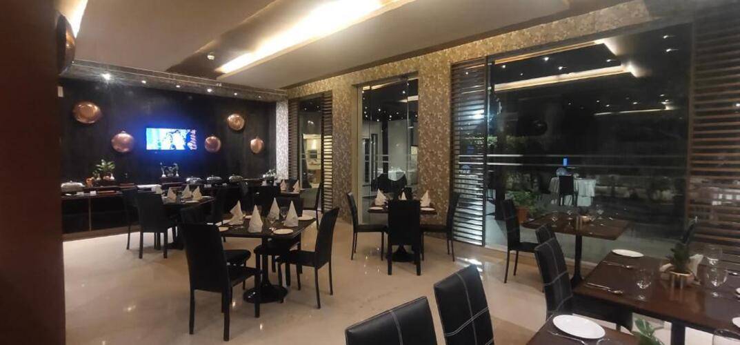 Udman Hotel Panchshila Park