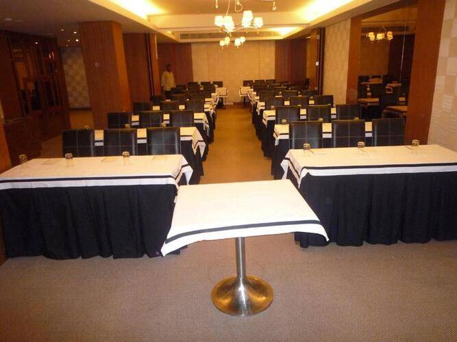 Udman Hotel Panchshila Park