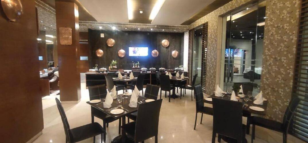 Udman Hotel Panchshila Park
