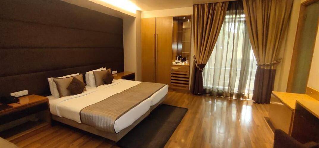 Udman Hotel Panchshila Park