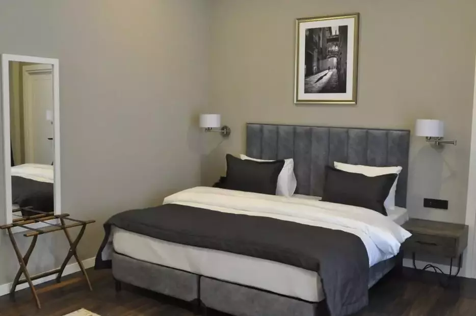 Port Rivoli Hotel