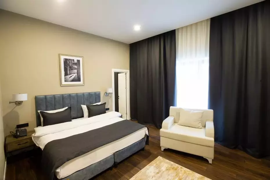 Port Rivoli Hotel