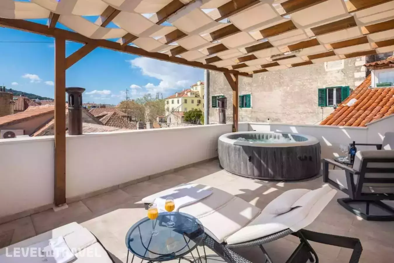 Le Premier Luxury Rooms