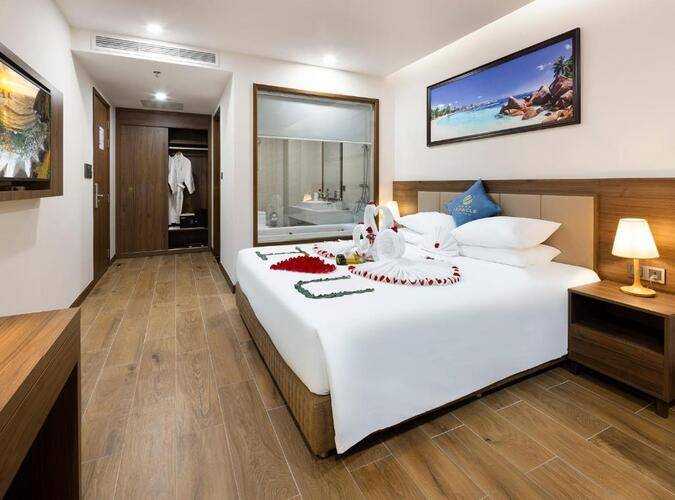 Miracle Luxury Hotel