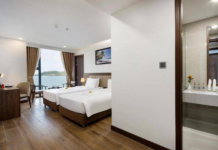 Miracle Luxury Hotel