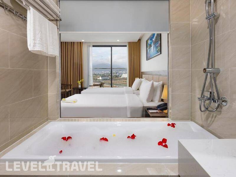 Фотография Miracle Luxury Hotel