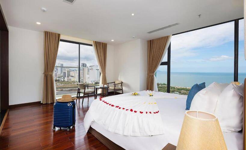 Miracle Luxury Hotel