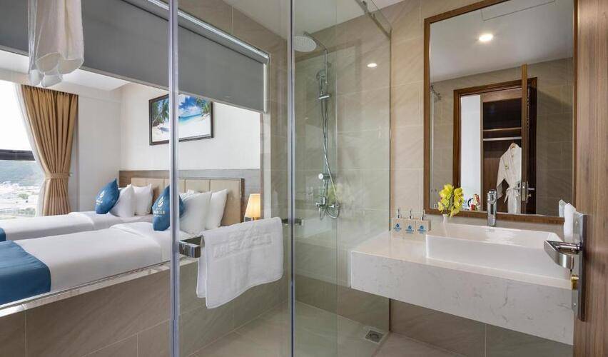 Miracle Luxury Hotel